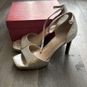 Kelly & Katie, gold shimmer sand fabric. Like new, wore once. Size 7 1/2 M.